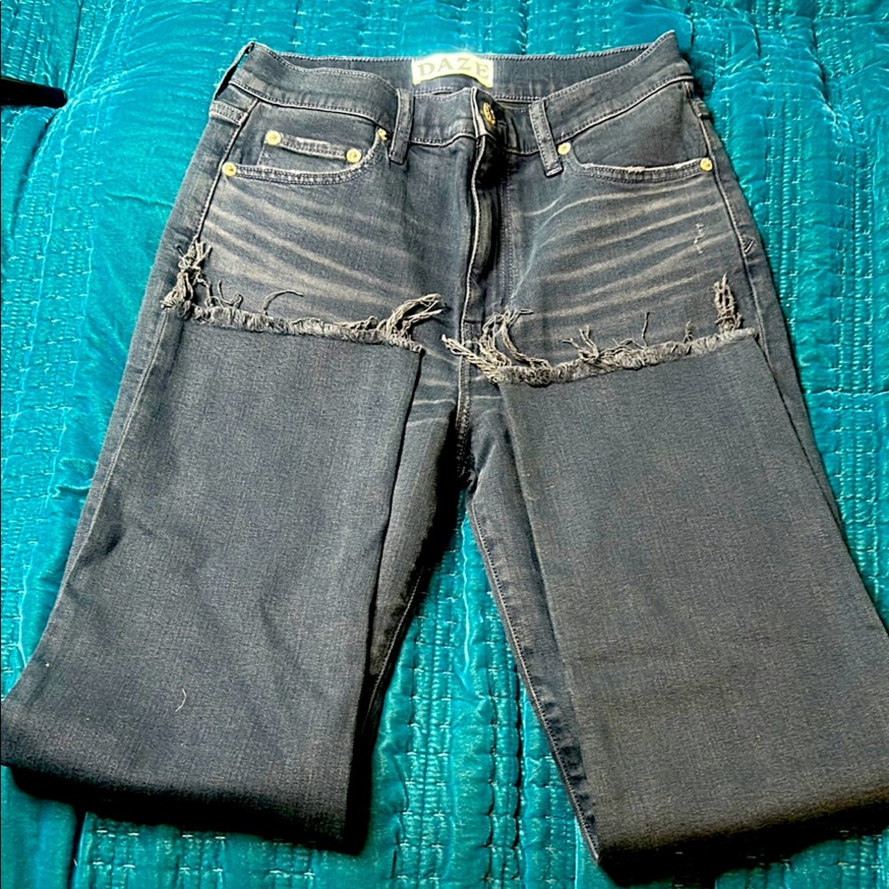 Daze Denim  Distressed Jeans size 28